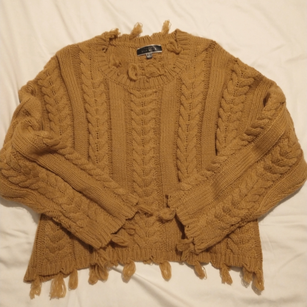 🛍️ Blue Blush, Tan, cable knit cropped sweater, Large